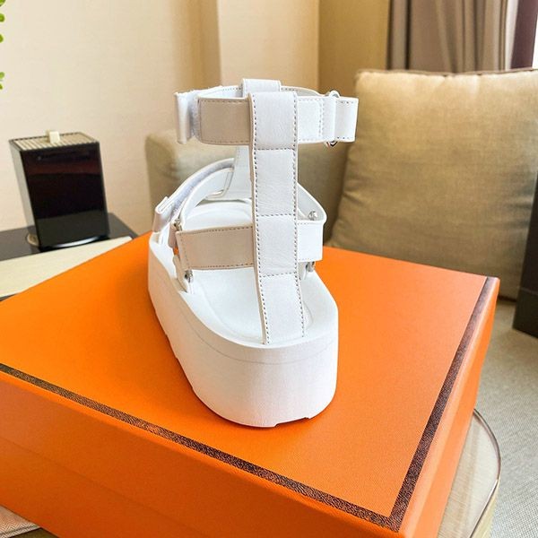夏のお出かけに♪テクノ サンダル 偽物【エルメス】Enid Sandal H221033Z90380代引きを販売